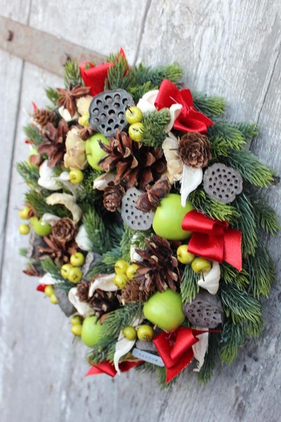 bożonarodzeniowy wianek na drzwi, Zima w Mieście, śr.27cm 