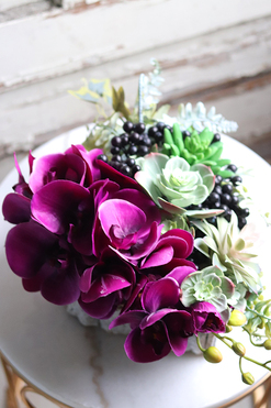 dekoracja z sukulentami i storczykiem, Serce z Orchideą Fuschia, wym.26x26x17cm