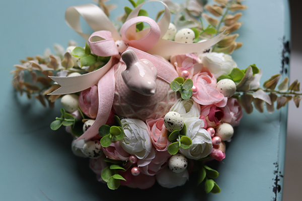 Pastel Birds, wielkanocny mini-stroik z porcelanowym ptaszkiem, różowy, wym. 12x16cm