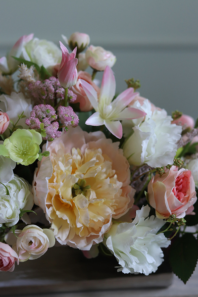 Derina, kompozycja kwiatowa glamour, wym.26x70cm