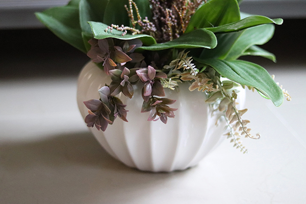 elegancki storczyk w białej donicy, Restina, wys.69cm 