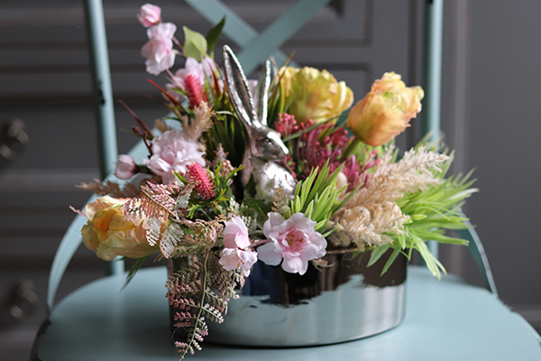 kompozycja wielkanocna w lustrzanym naczyniu, Wiosenny Zając, wym.25x32cm