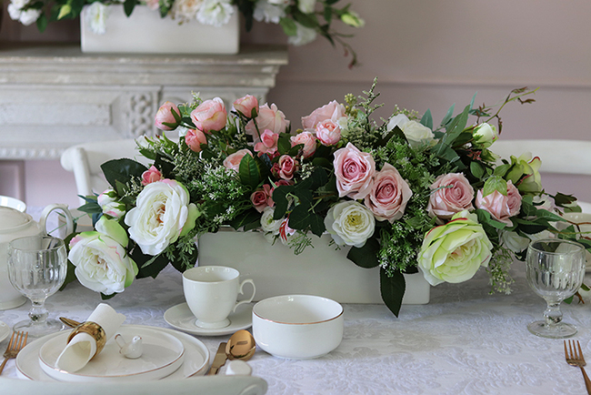 Eleonora Big, elegancka kompozycja kwiatowa na komodę, wym.30x35x90cm