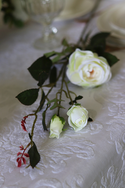 gałązka / sztuczna róża, Przyjęcie Komunijne, dł.70cm
