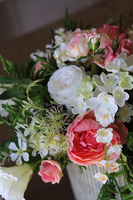 Geonia, duża kompozycja kwiatowa w naczyniu bosco, wym.36x42cm