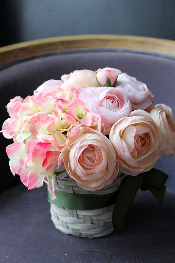 kosz z kwiatami Romantyczny Pełnik 25x25cm