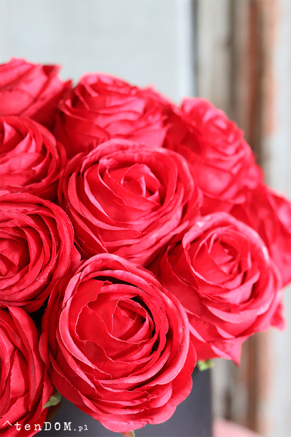 flowerbox z czerwonymi różami, Reditta 4, wym.30x30cm