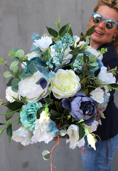 Albina II, kompozycja kwiatowa / bukiet w donicy Cinderella, wys. 54cm