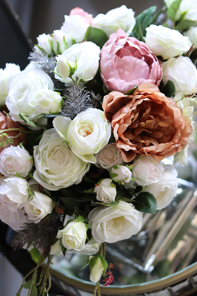 kompozycja kwiatowa / bukiet Cappucino 2, wys.35cm