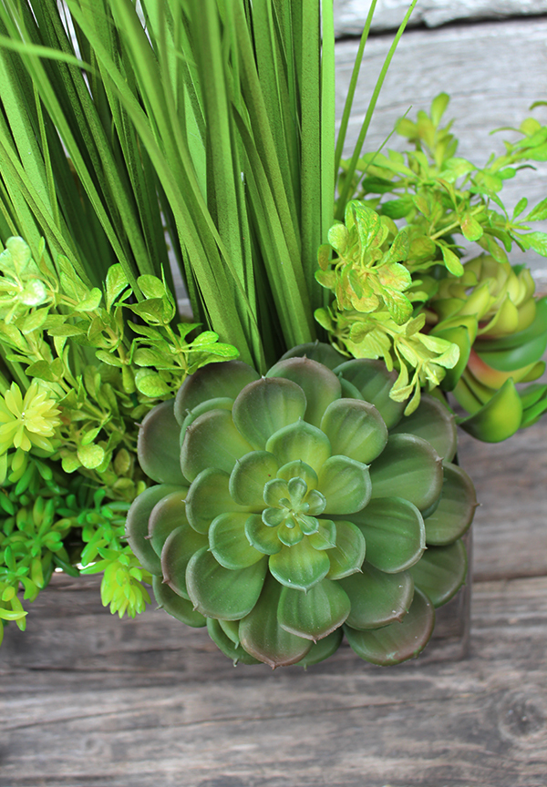 Anya piękna kompozycja Trawy & Sukulenty w lustrzanej donicy, wys.73cm