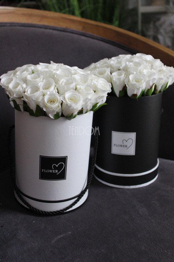 kompozycja kwiatowa / bukiet Flowerbox Kate, wys.23cm 