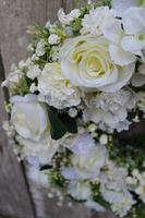 Biały wianek komunijny na drzwi, śr. 42cm