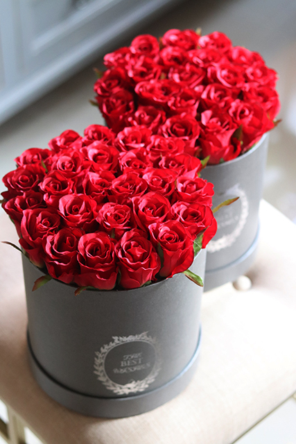 kompozycja kwiatowa / bukiet flowerbox Mercedes Red, 1szt. wys.24.5cm