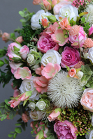 Manfredo New, kompozycja kwiatowa w okrągłej lustrzanej donicy, wys.30x40cm