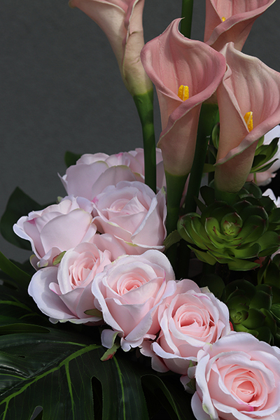 Kallena, różowa kompozycja nagrobna w naczyniu, wys.70cm