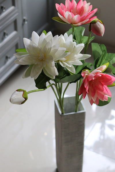 OD RĘKI Amareo, lilia wodna na gałązce, biała, dł. 125cm