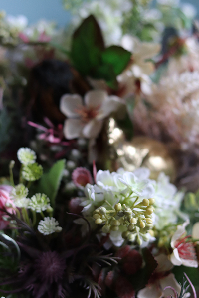 bogata kompozycja wielkanocna ze złotą kurą, Zorza, wys.43cm 