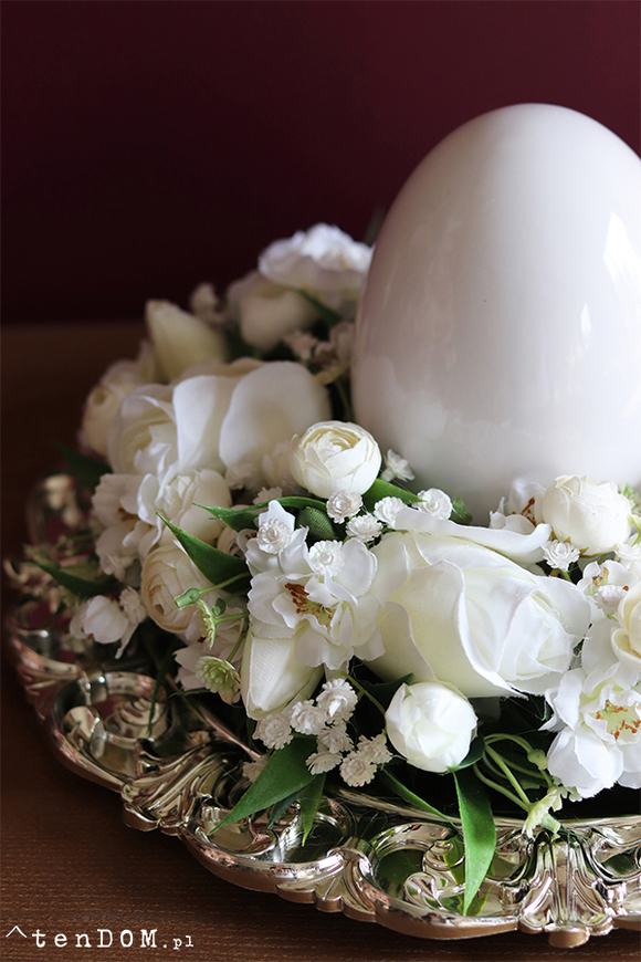 Allegra White, wielkanocny stroik na talerzu z jajem, śr.33cm