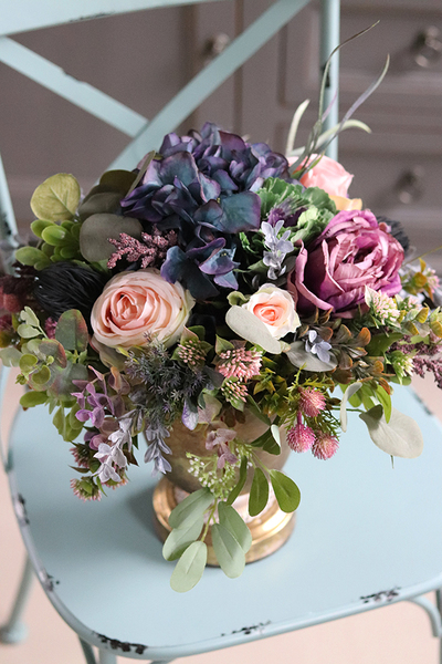 Martha, wypożyczenie kompozycji kwiatowej w złotym pucharze 1 szt., wys.36cm