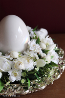 Allegra White, wielkanocny stroik na talerzu z jajem, śr.33cm