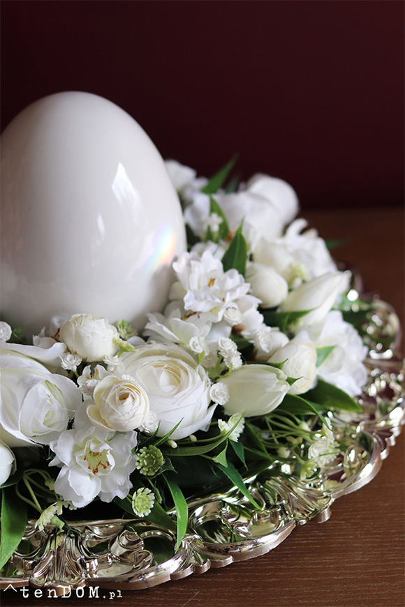 Allegra White, wielkanocny stroik na talerzu z jajem, śr.33cm