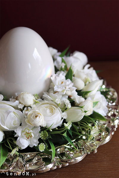 Allegra White, wielkanocny stroik na talerzu z jajem, śr.33cm