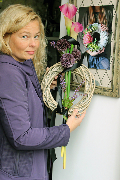 wianek dekoracja nagrobna Kalla 1 dł.80cm, śr.25cm