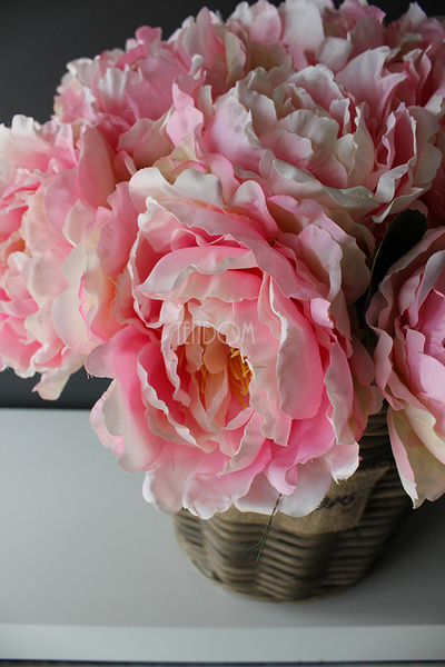 bardzo bogaty kosz z różowymi peoniami Provance wys.48cm 