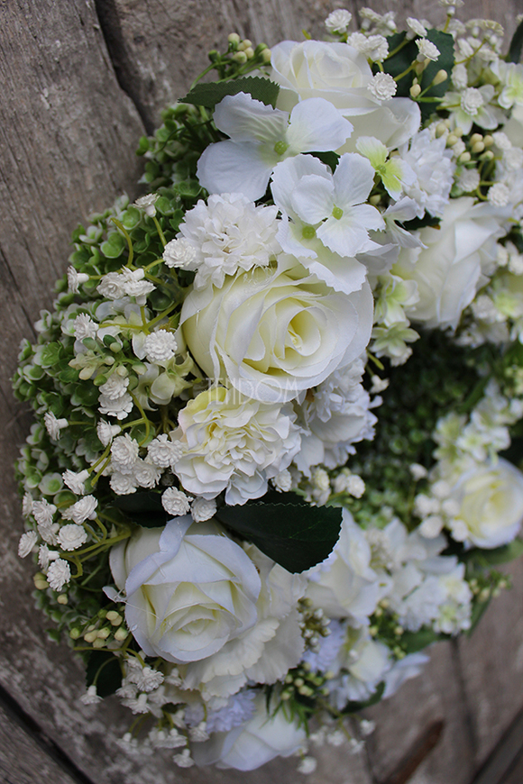 Biały wianek komunijny na drzwi, śr. 42cm