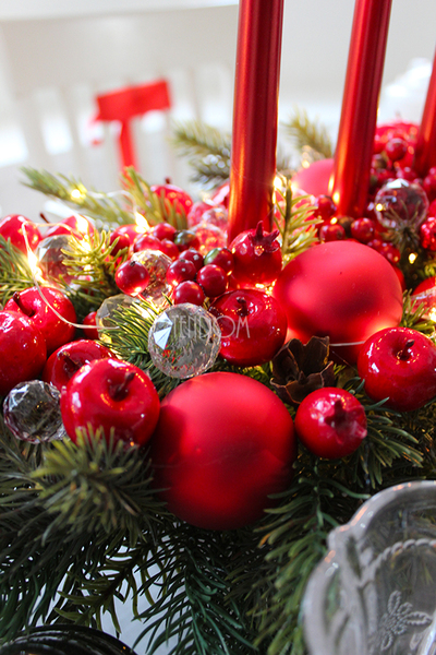 zimowy stroik świąteczny na stół Karminowy, wym.60x30x19cm 