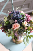 Martha, wypożyczenie kompozycji kwiatowej w złotym pucharze 1 szt., wys.36cm