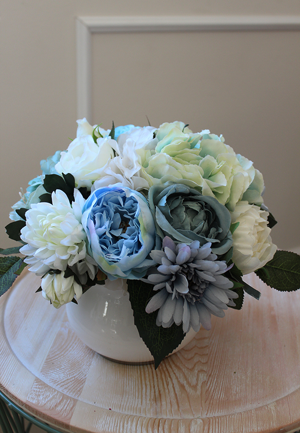 bukiet Selva w białym ceramicznym naczyniu, wys.24cm