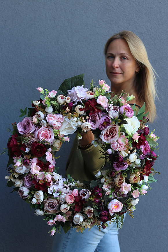 Bella Belia, bogaty wianek kwiatowy, śr.52cm 