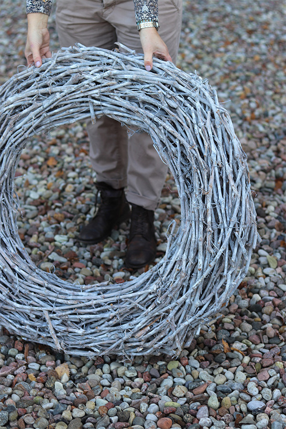 Grande Wreath, ogromny wianek  z szarych gałązek, śr.84cm