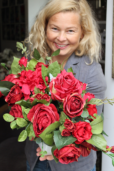 piękna kompozycja kwiatowa Red Fire, wys.28cm