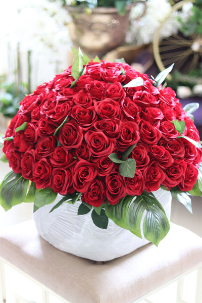 Exclusive Red Roses, dużych rozmiarów kompozycja kwiatowa w gąbce, wym. 47x50cm