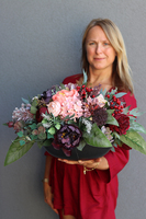 England Reseni, kompozycja nagrobna w szarej misie, wym.39x57cm 