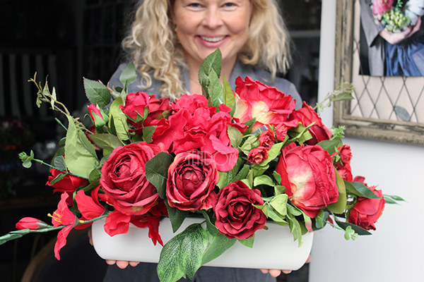 piękna kompozycja kwiatowa Red Fire, wys.28cm