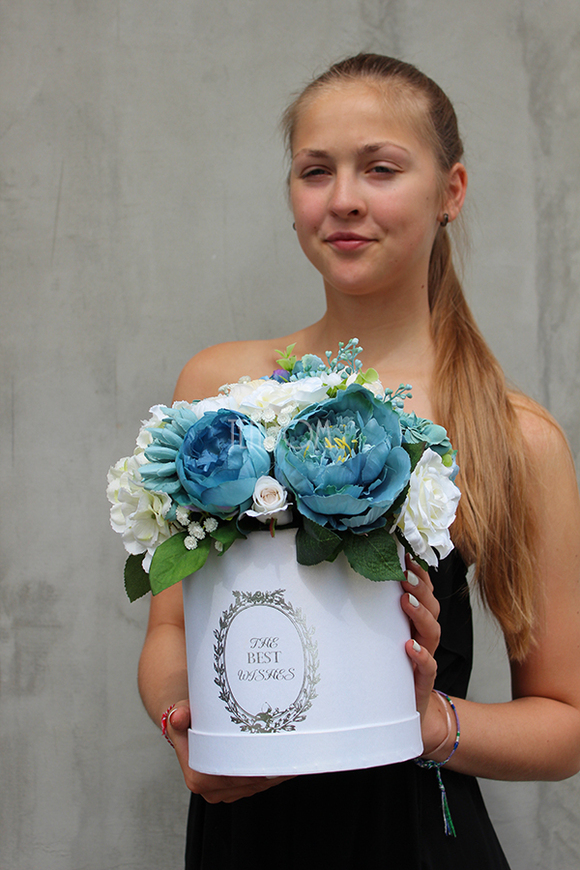 kompozycja kwiatowa / bukiet Flowerbox, Błękitne Niebo 1, wys.30cm