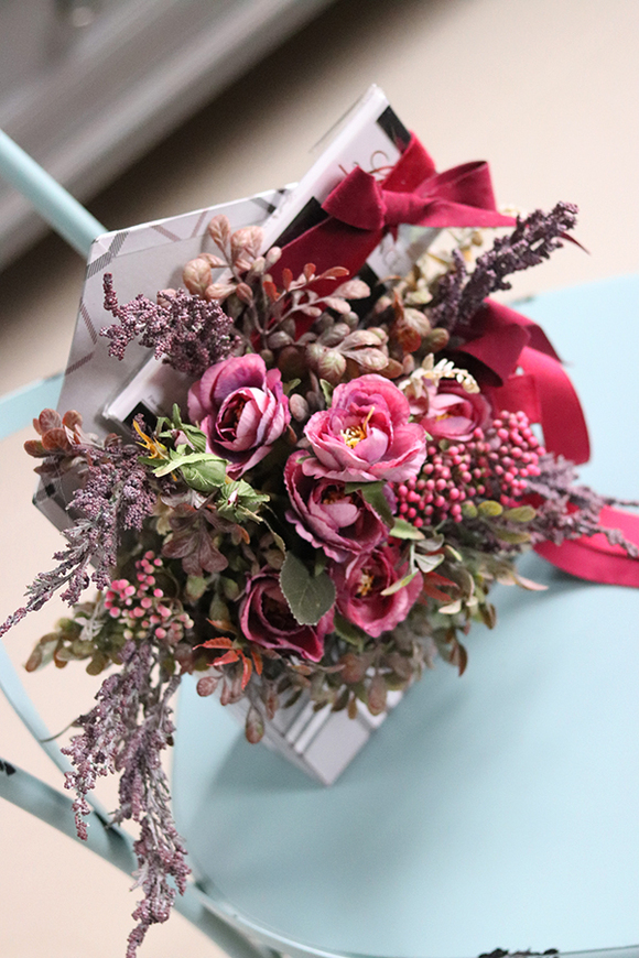 bardzo urocza koperta flowerbox z czekoladą, Relano, wym.30x35cm 