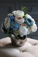 Blue Ocean, atrakcyjna kompozycja kwiatowa / bukiet, wys.28cm 