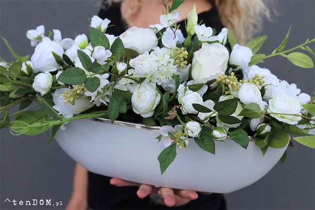 elegancka kompozycja kwiatowa Biellona wym.32x70cm