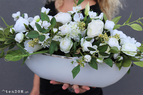 elegancka kompozycja kwiatowa Biellona wym.32x70cm