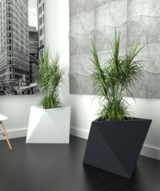 Eos, geometryczna czarna donica z półką, wys.50x60x60cm