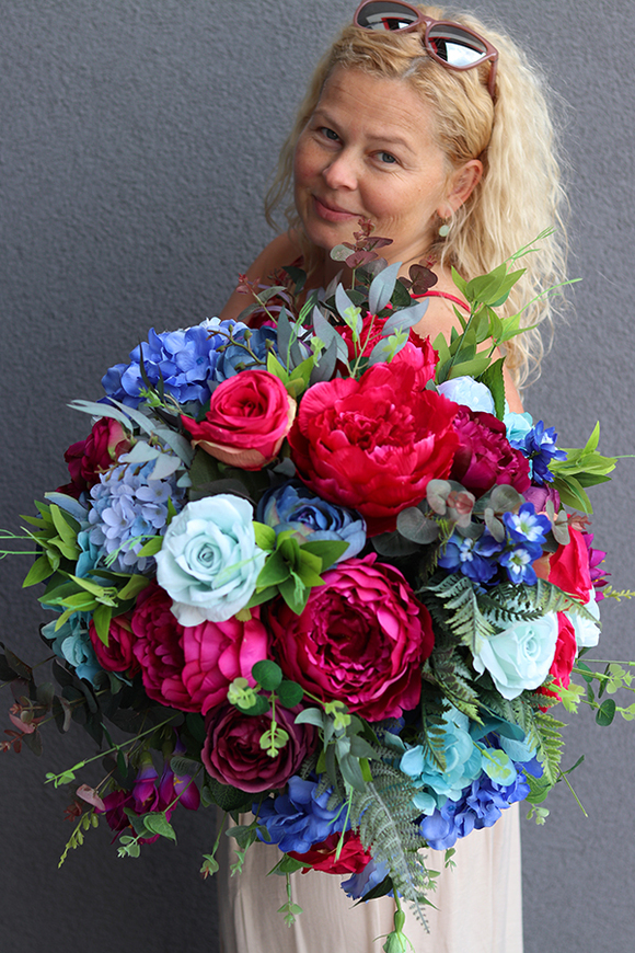 Janina Pink&Blue, kompozycja kwiatowa nagrobna wys.35,śr.50cm