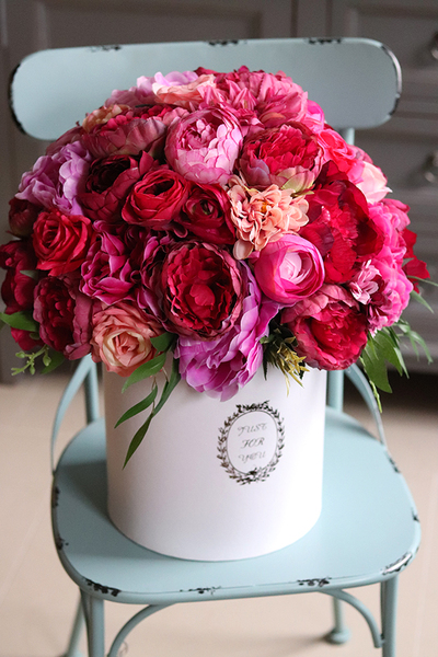 bogaty flowerbox / kompozycja z różowych kwiatów, Georgina, wys.53cm