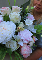 Bellona kompozycja nagrobna w kwadratowym naczyniu, wys.58cm