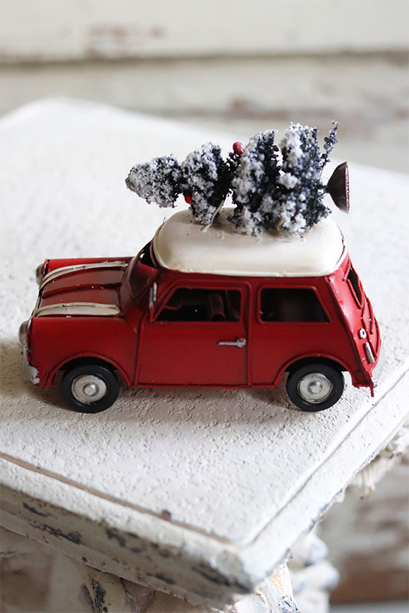 Automobil, figurka świąteczna, samochód z choinką, wym.11x15x7cm