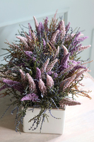 kompozycja kwiatowa w białej donicy, Wrzosy Tarasowe, wym.30x60cm  