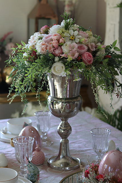 kompozycja kwiatowa Manfredo w Pucharze, wys.64cm